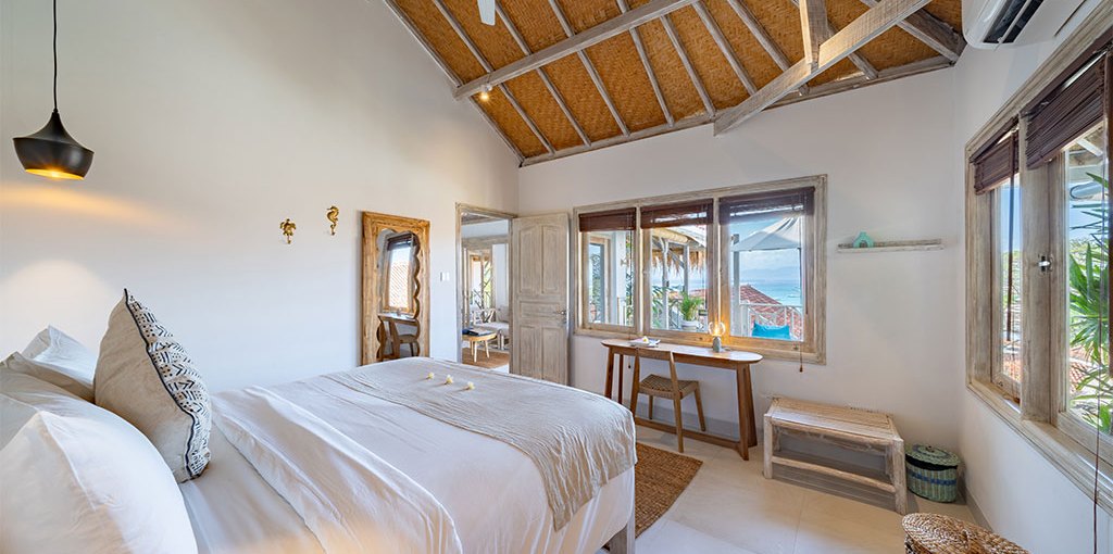 Sundowner Deals: The Best Happy Hours on Nusa Lembongan
